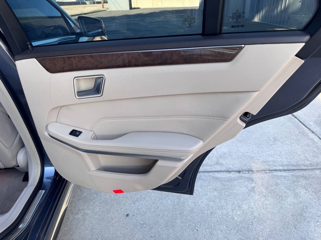 2016 Mercedes-Benz E-Class Image 42
