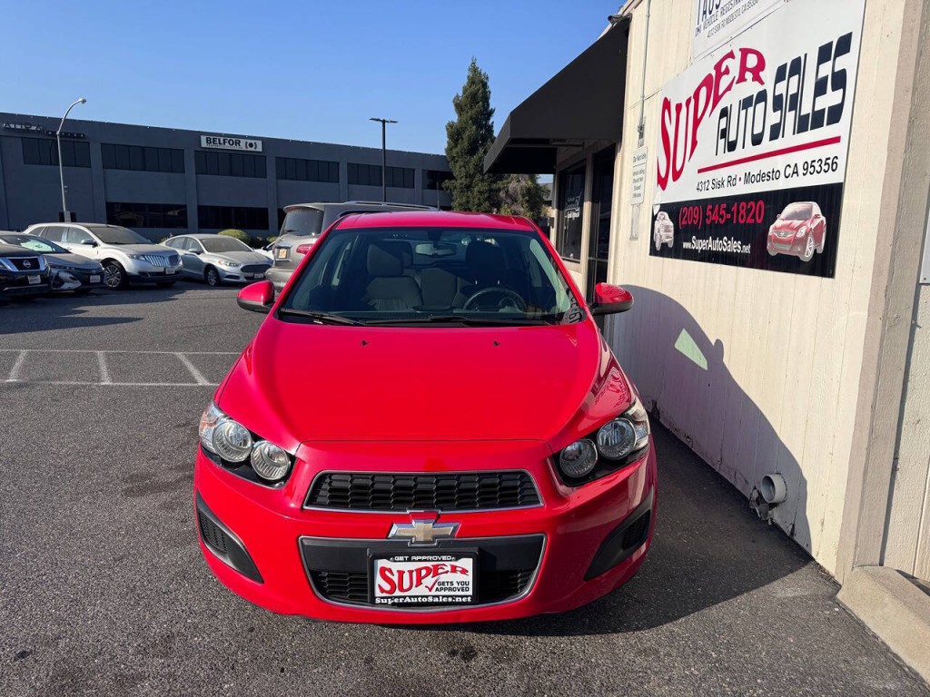 2014 Chevrolet Sonic Image 3