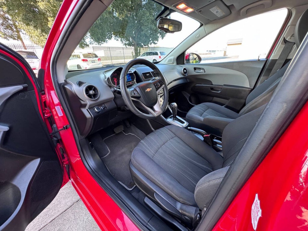 2014 Chevrolet Sonic Image 29