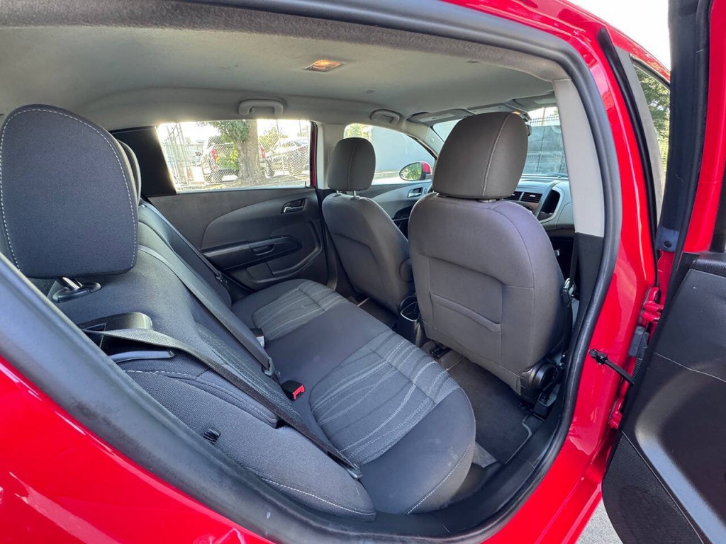 2014 Chevrolet Sonic Image 32