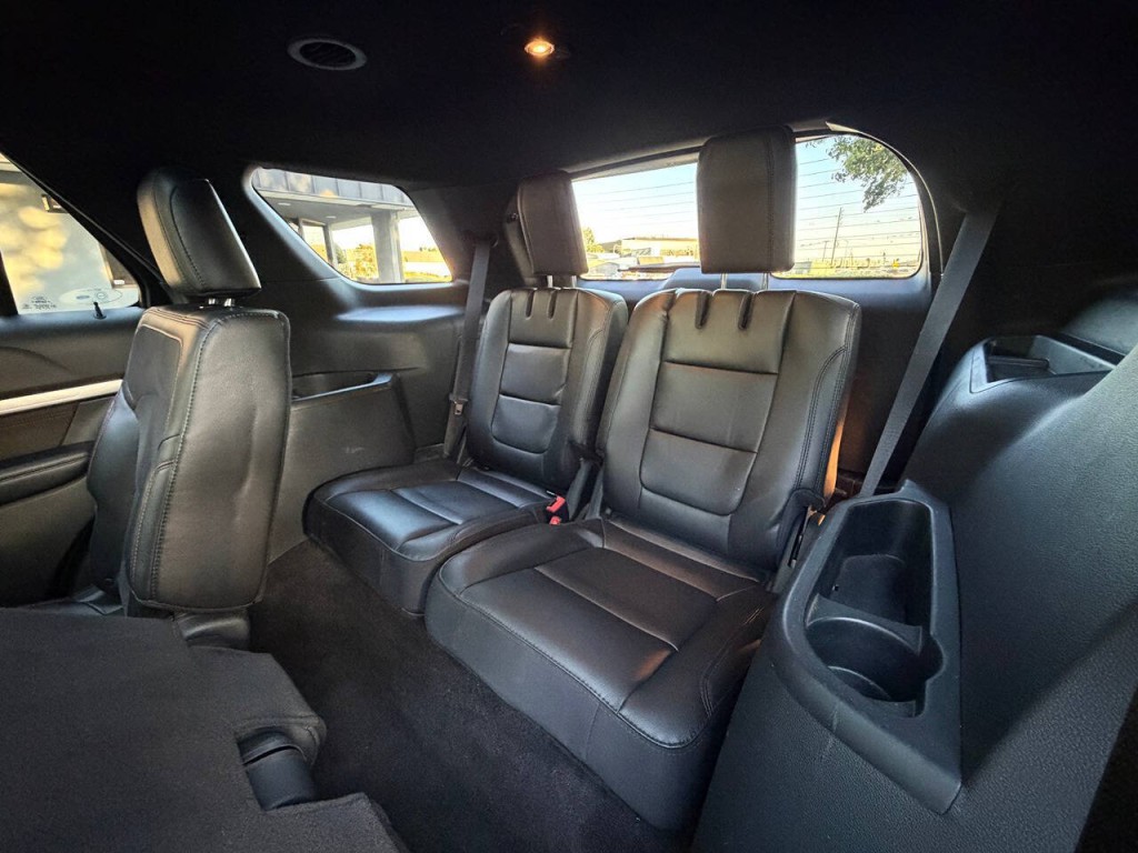 2018 Ford Explorer Image 15