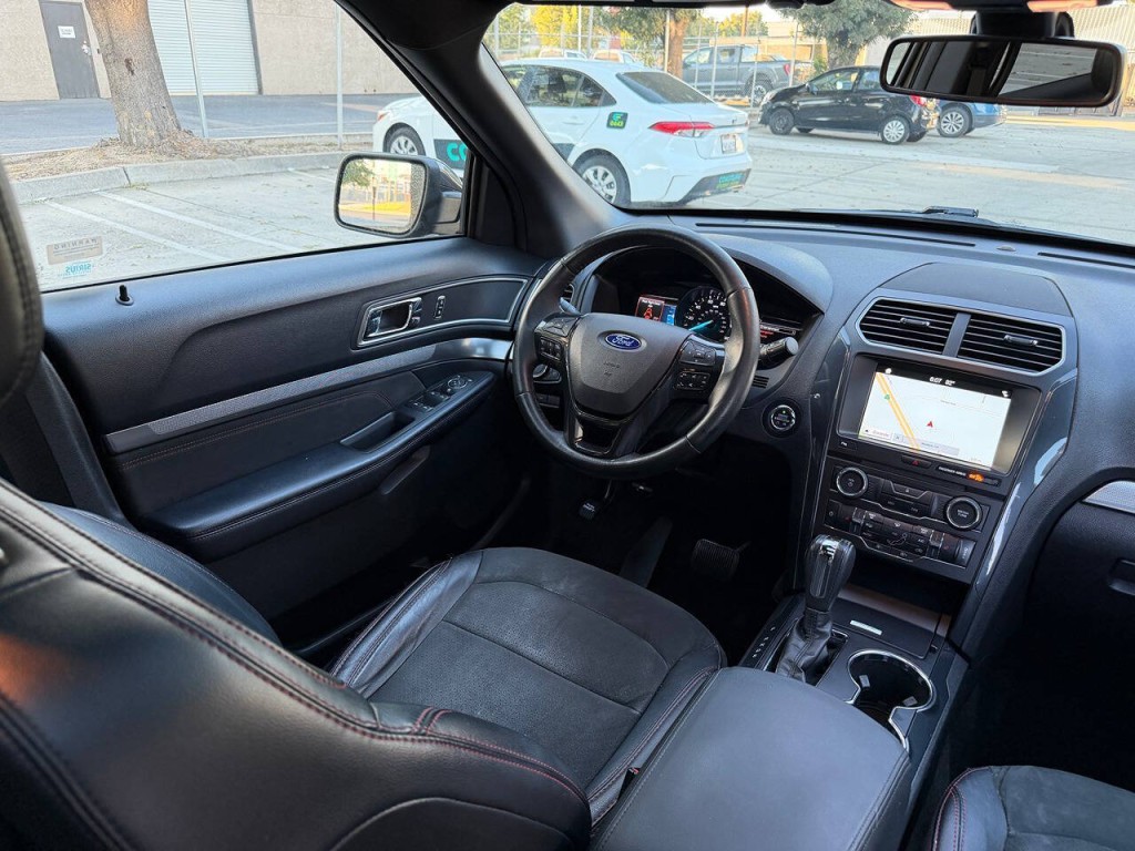 2018 Ford Explorer Image 17
