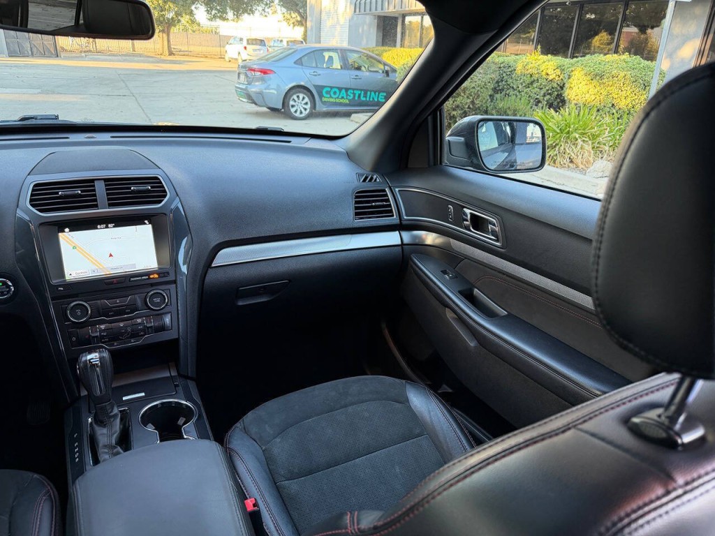 2018 Ford Explorer Image 18