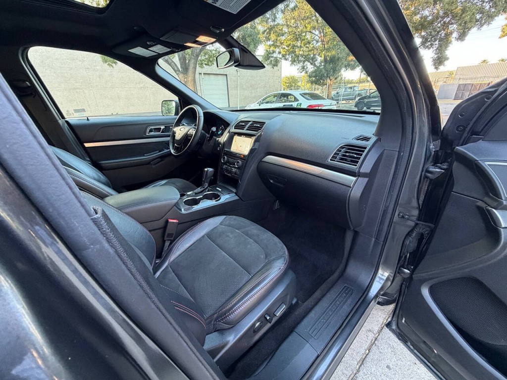 2018 Ford Explorer Image 30
