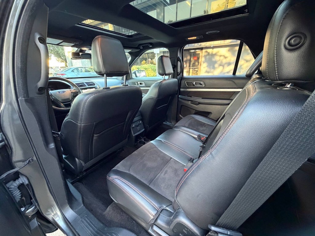 2018 Ford Explorer Image 31