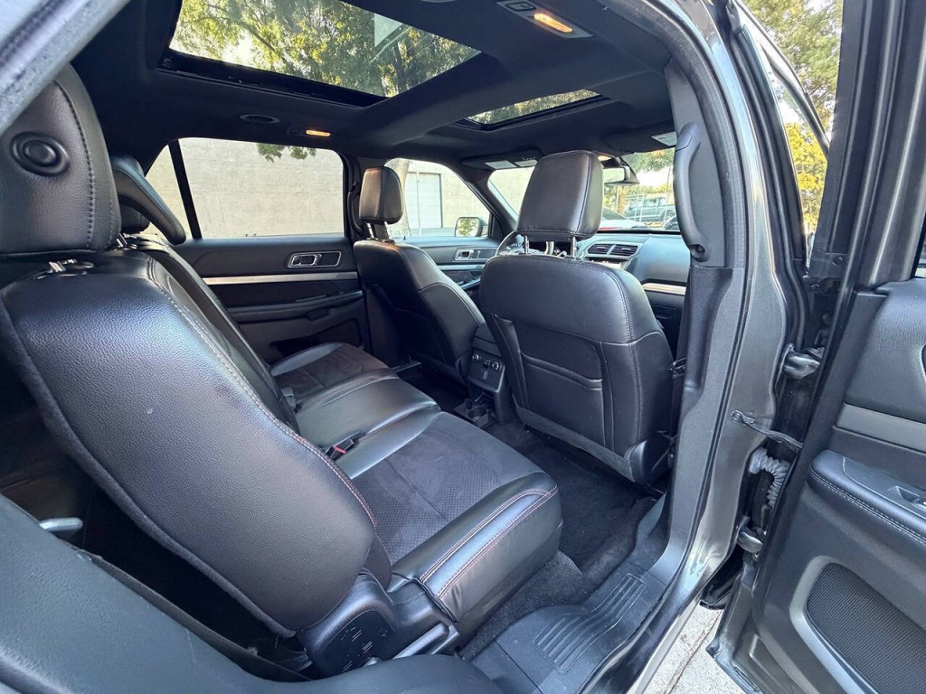 2018 Ford Explorer Image 32