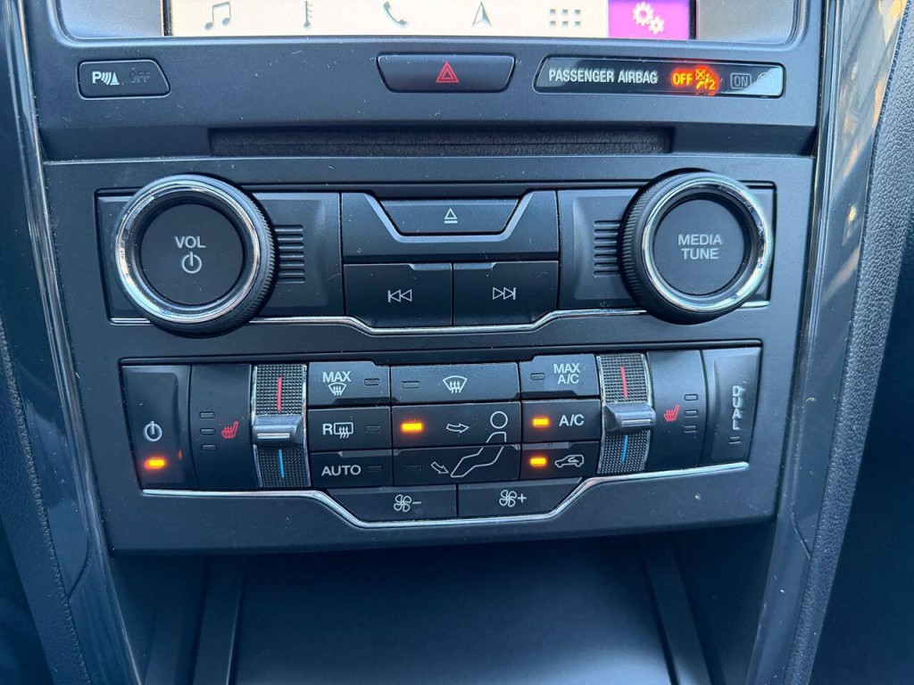 2018 Ford Explorer Image 40