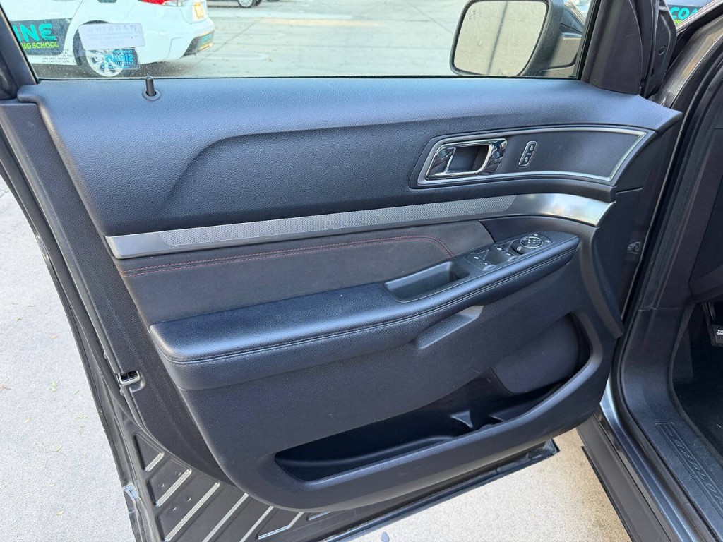 2018 Ford Explorer Image 42
