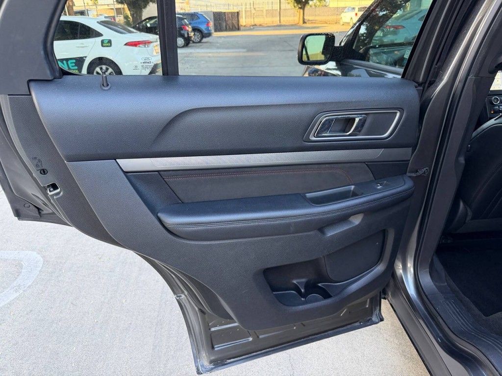 2018 Ford Explorer Image 43