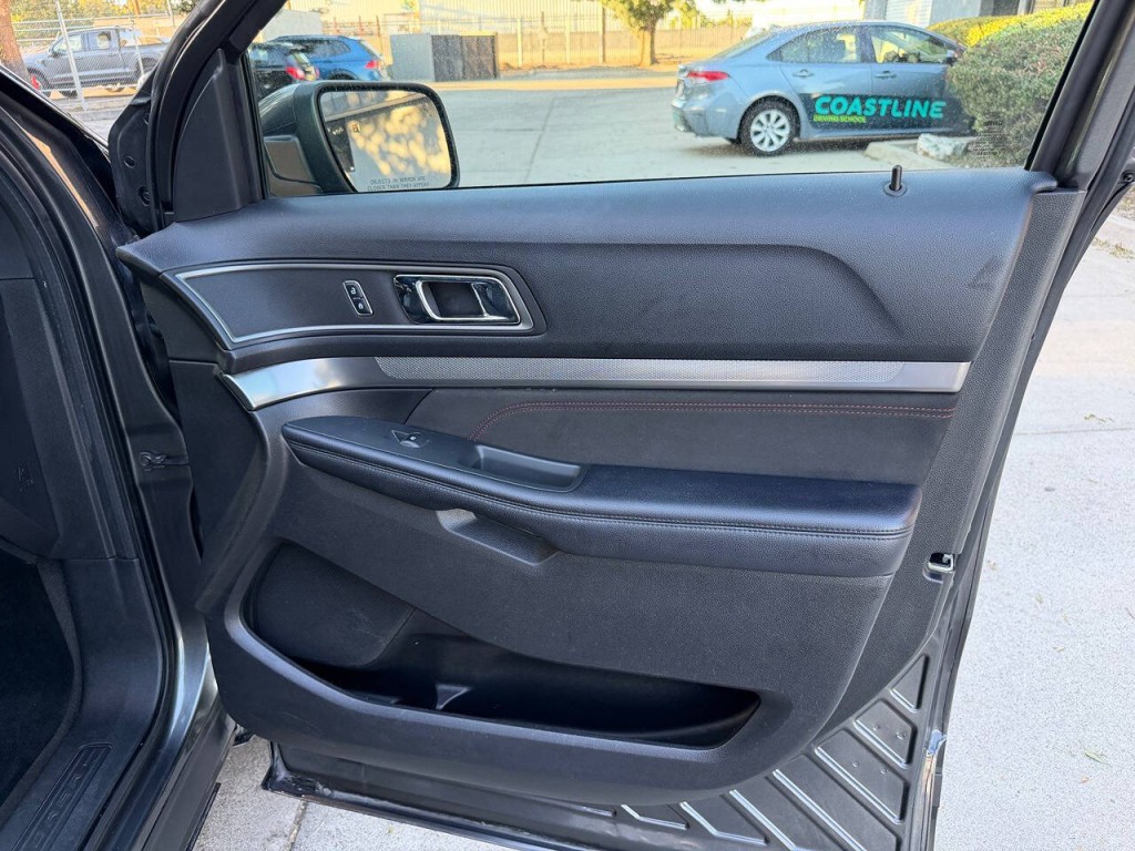 2018 Ford Explorer Image 45