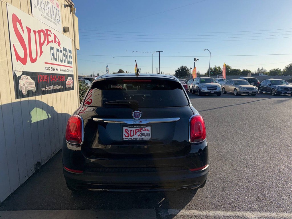 2016 FIAT 500 Image 4
