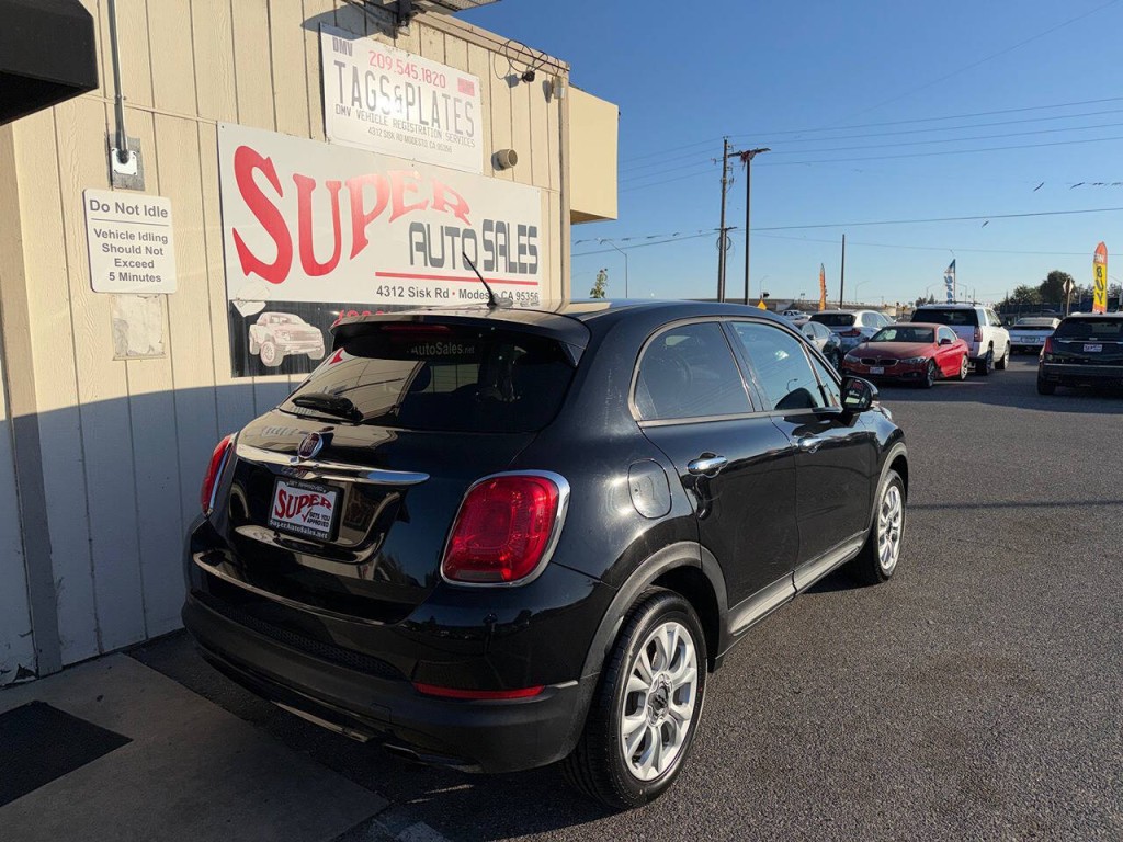 2016 FIAT 500 Image 9