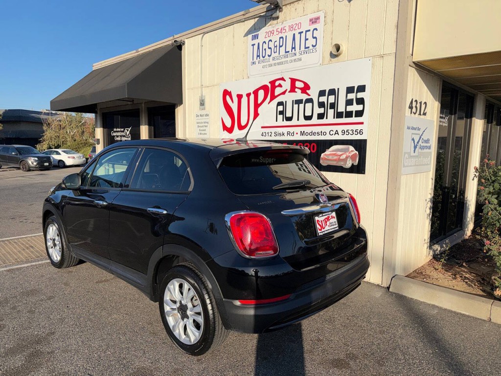2016 FIAT 500 Image 10
