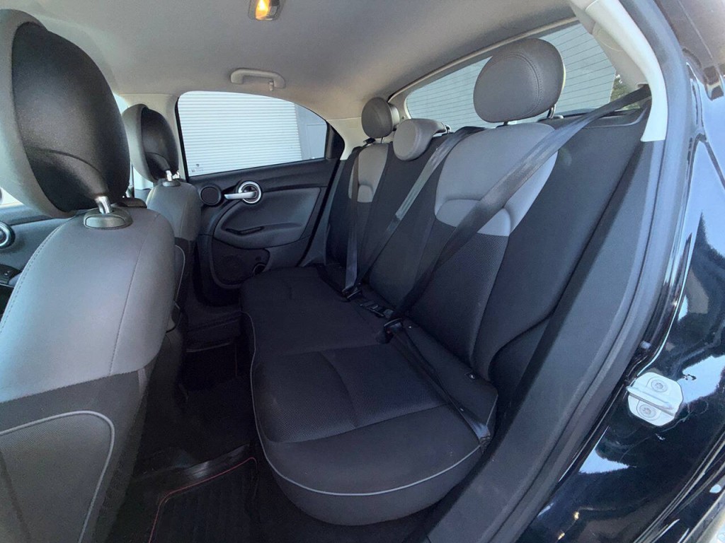 2016 FIAT 500 Image 13