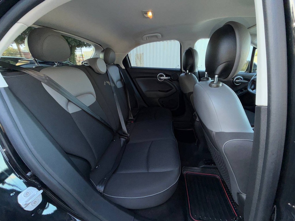 2016 FIAT 500 Image 14