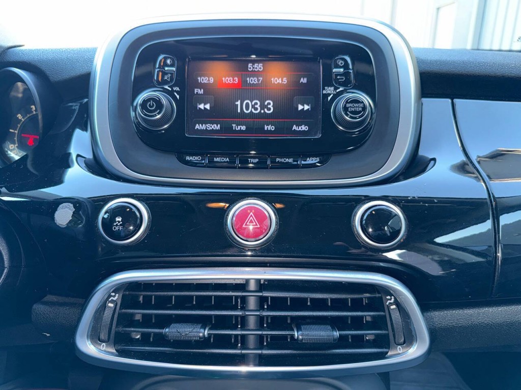 2016 FIAT 500 Image 18