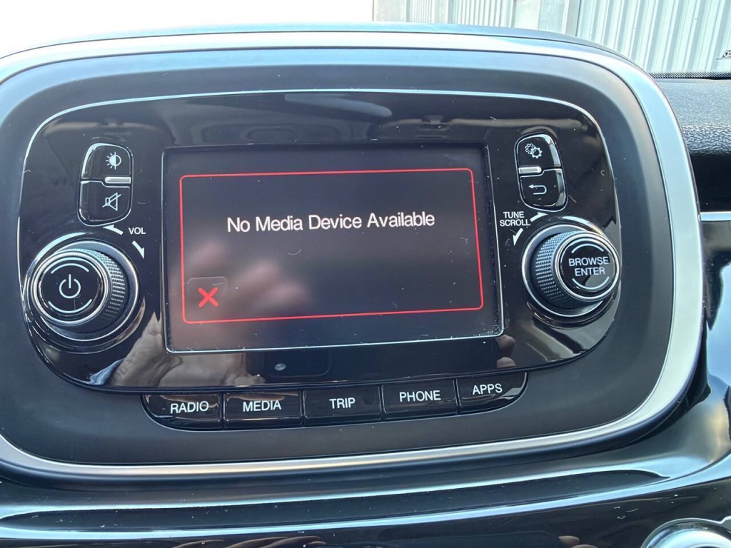 2016 FIAT 500 Image 20