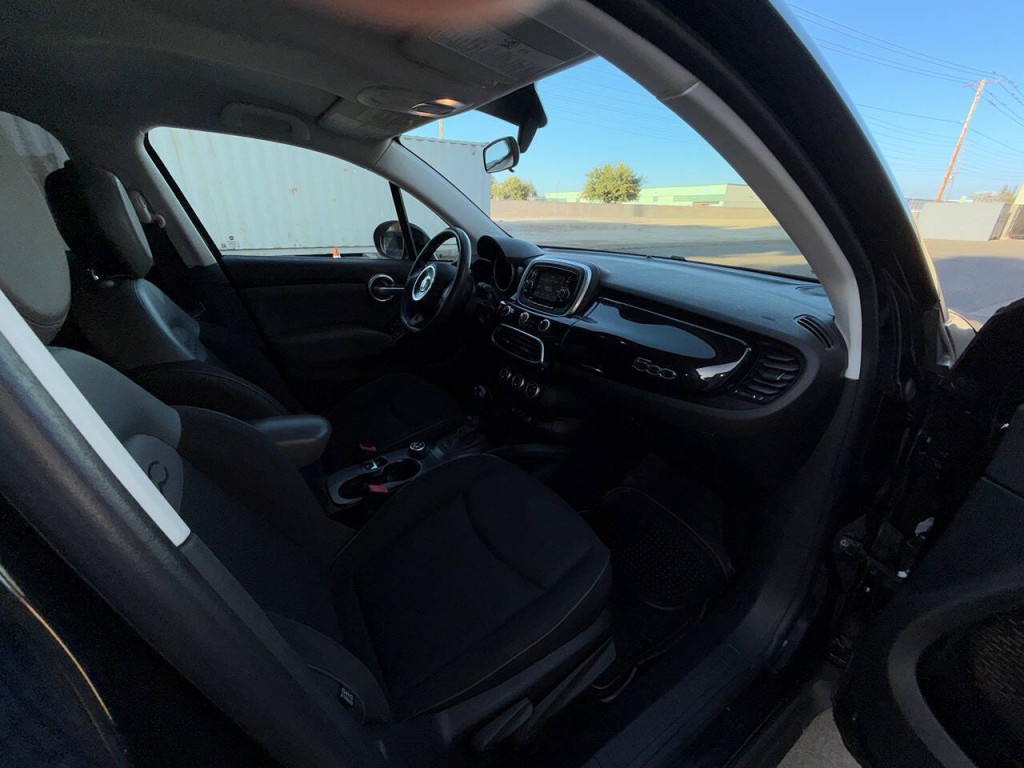 2016 FIAT 500 Image 30