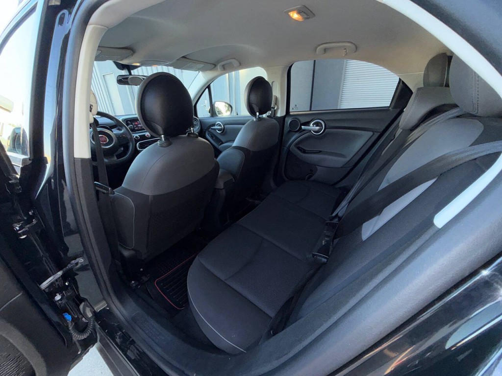 2016 FIAT 500 Image 31