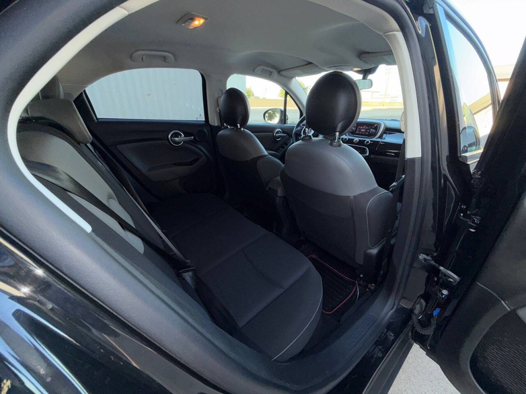 2016 FIAT 500 Image 32