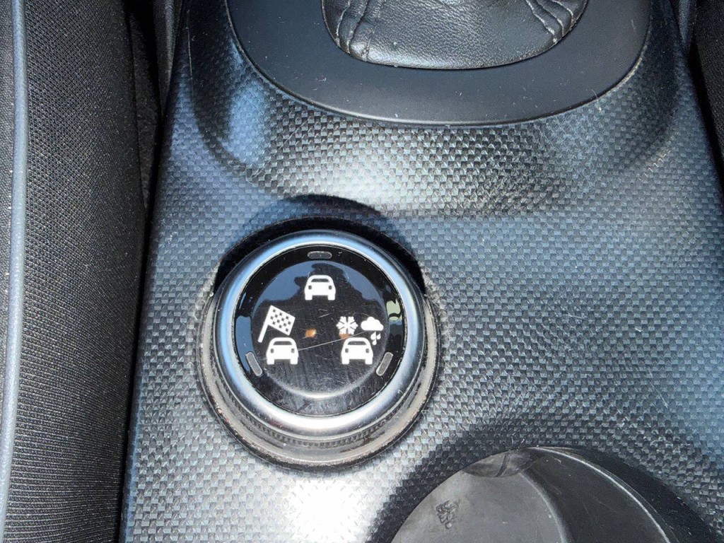 2016 FIAT 500 Image 35