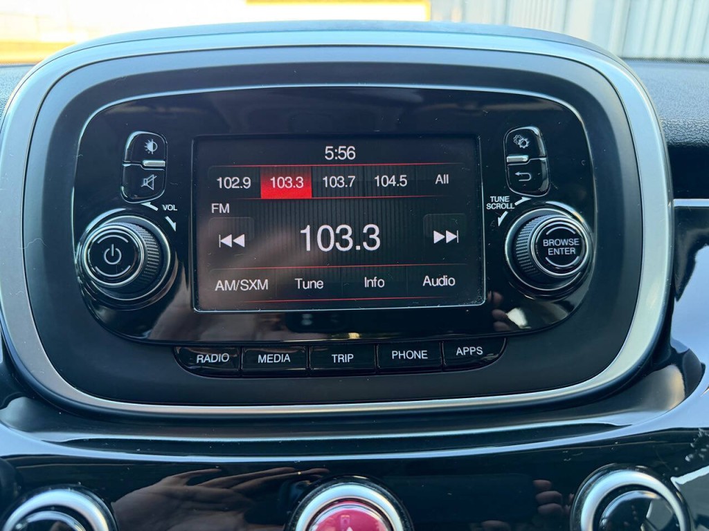 2016 FIAT 500 Image 36