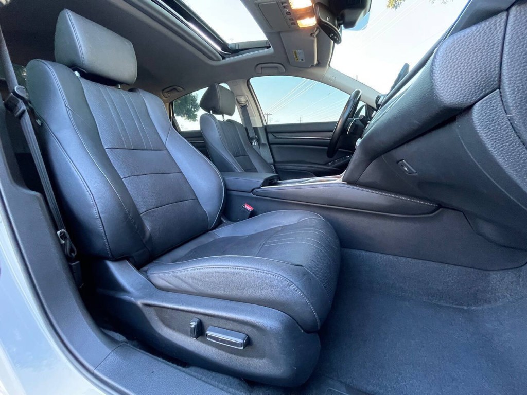 2020 Honda Accord Image 12