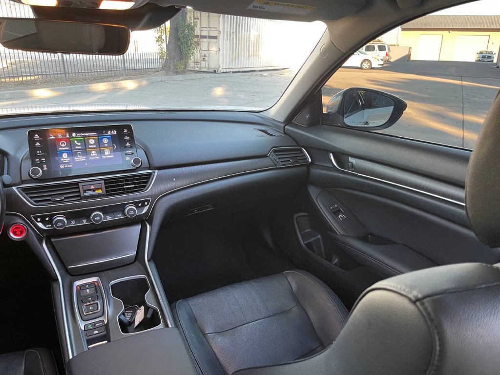 2020 Honda Accord Image 16