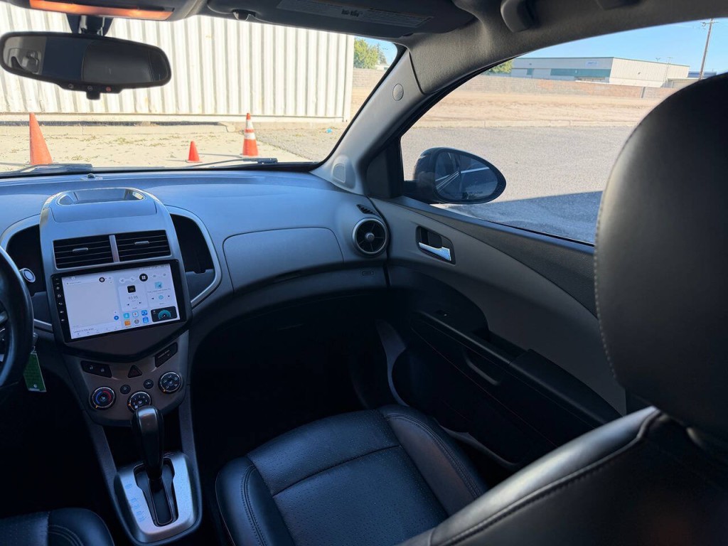 2016 Chevrolet Sonic Image 16