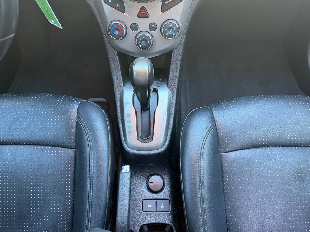 2016 Chevrolet Sonic Image 21