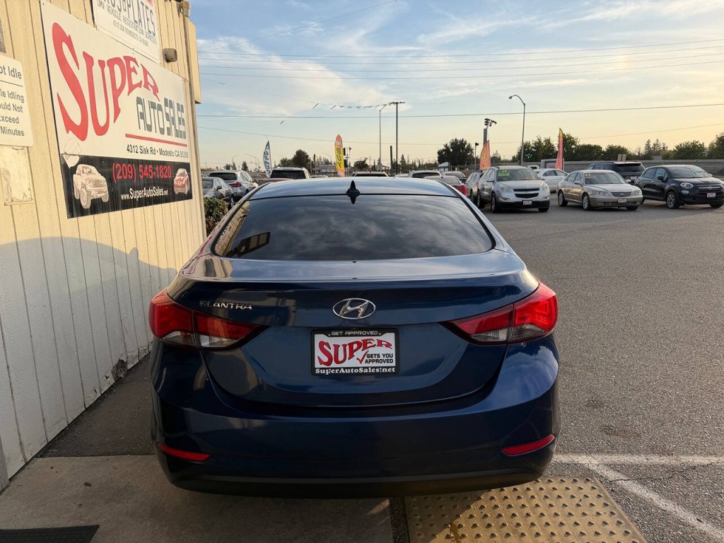 2015 Hyundai Elantra Image 4