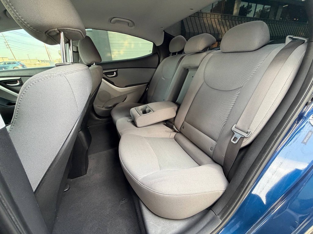 2015 Hyundai Elantra Image 13