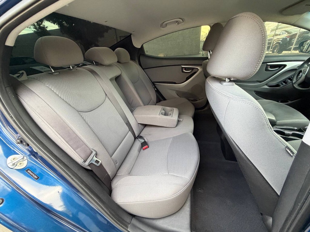 2015 Hyundai Elantra Image 14