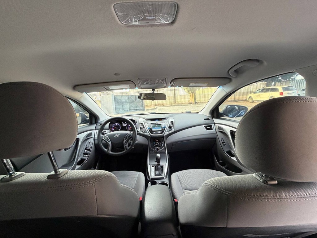 2015 Hyundai Elantra Image 17