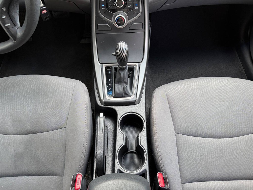 2015 Hyundai Elantra Image 22