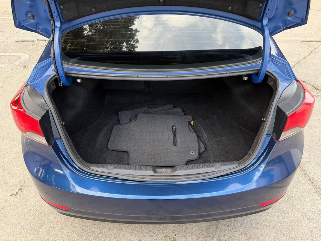 2015 Hyundai Elantra Image 39