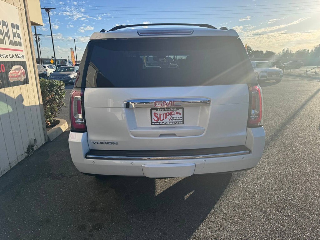 2017 GMC Yukon Image 4