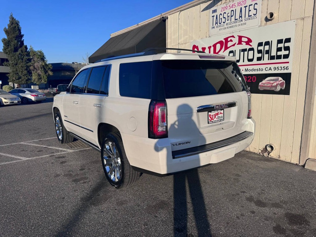 2017 GMC Yukon Image 10