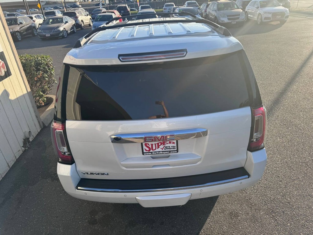 2017 GMC Yukon Image 29