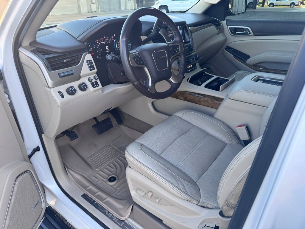 2017 GMC Yukon Image 30