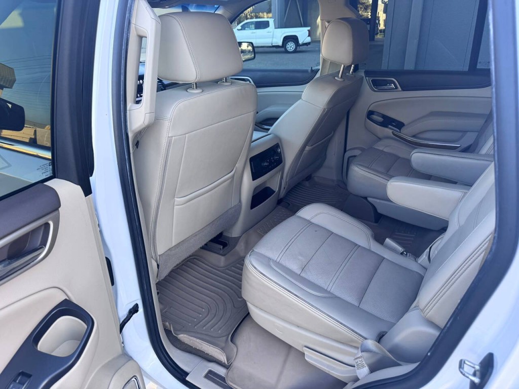 2017 GMC Yukon Image 32