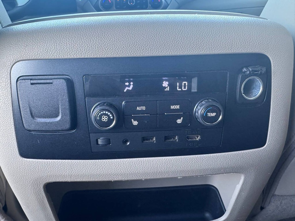 2017 GMC Yukon Image 40
