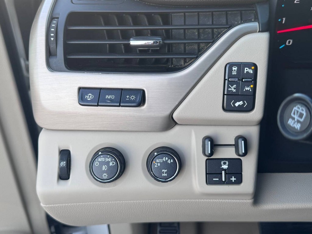 2017 GMC Yukon Image 43