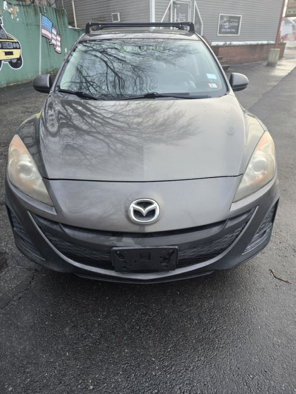 2011 Mazda Mazda3 Image 2