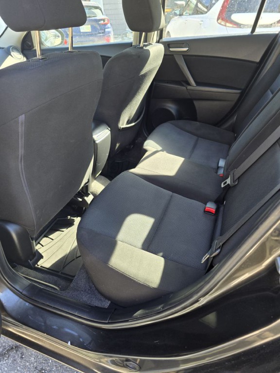 2011 Mazda Mazda3 Image 14