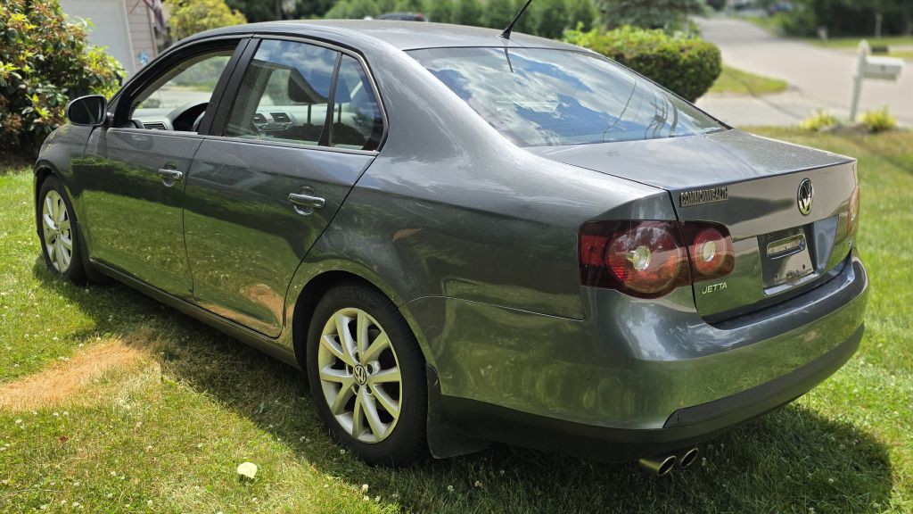 2010 Volkswagen Jetta Image 4