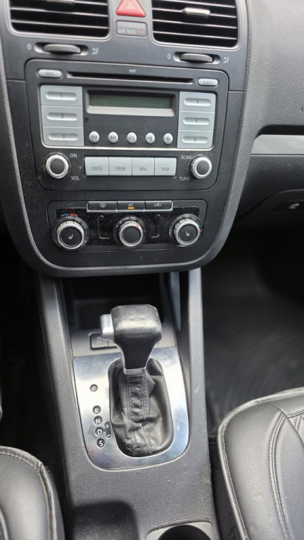2010 Volkswagen Jetta Image 16