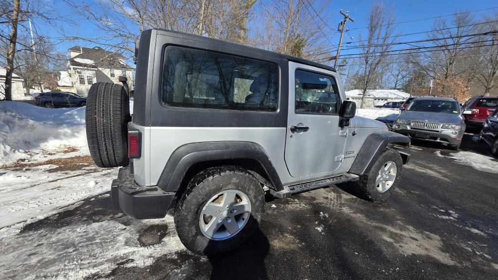 2011 Jeep Wrangler Image 2