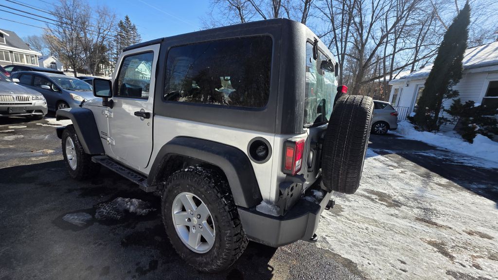 2011 Jeep Wrangler Image 4
