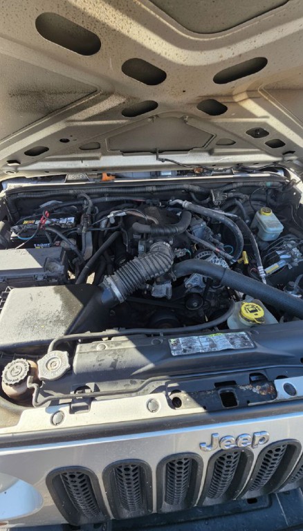 2011 Jeep Wrangler Image 12